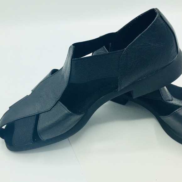 Black Leather Sandals.size 9 - Picture 10 of 11